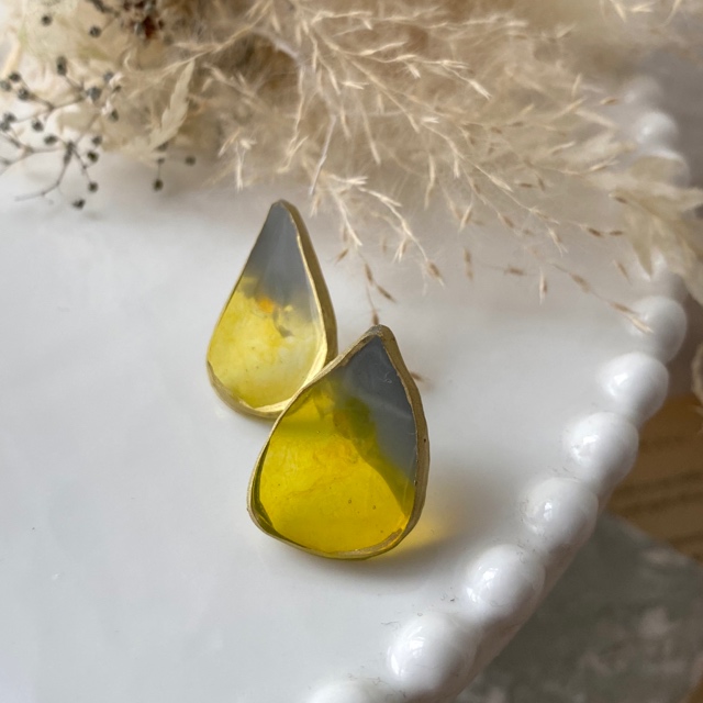 しずく型バイカラーレジンジオード ピアス/イヤリングの画像2