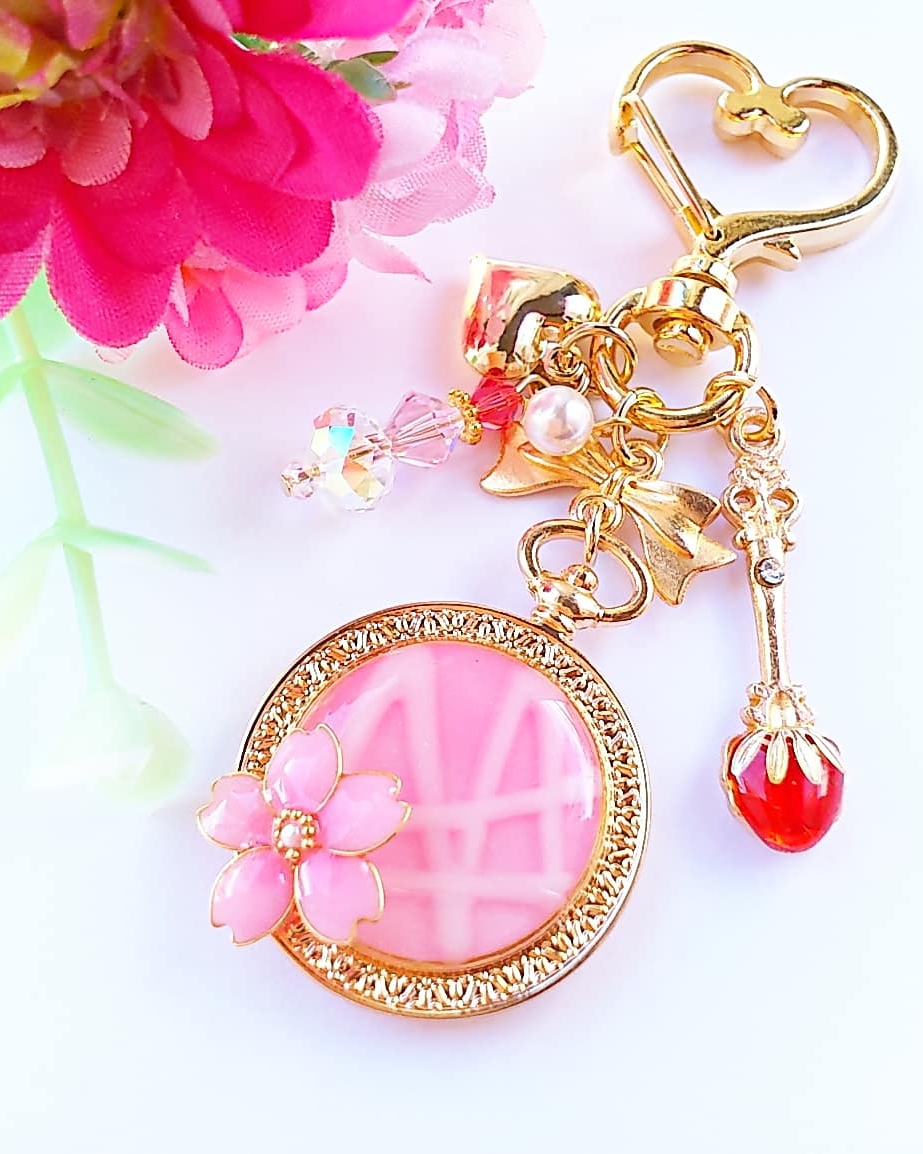 桜苺のスイーツキーホルダー🌸🍓の画像2