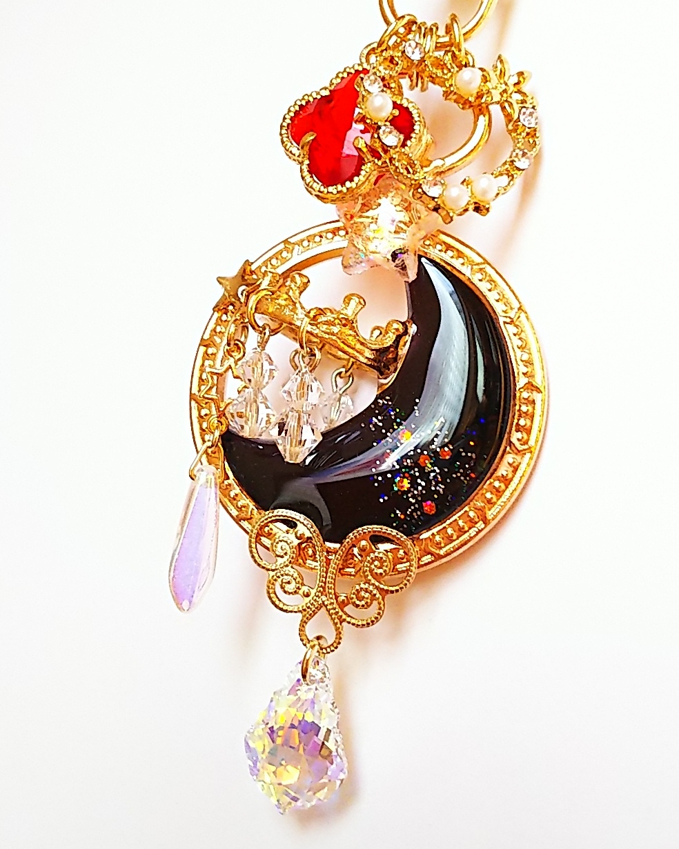 ブラックムーンシャンデリアキーホルダーの画像2