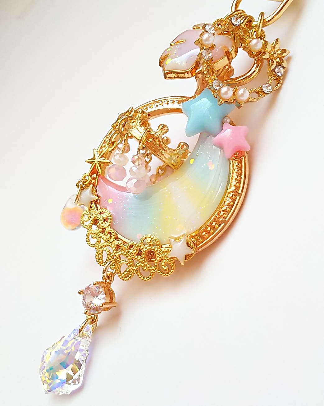 ユニコーンカラーの三日月シャンデリアキーホルダーの画像4