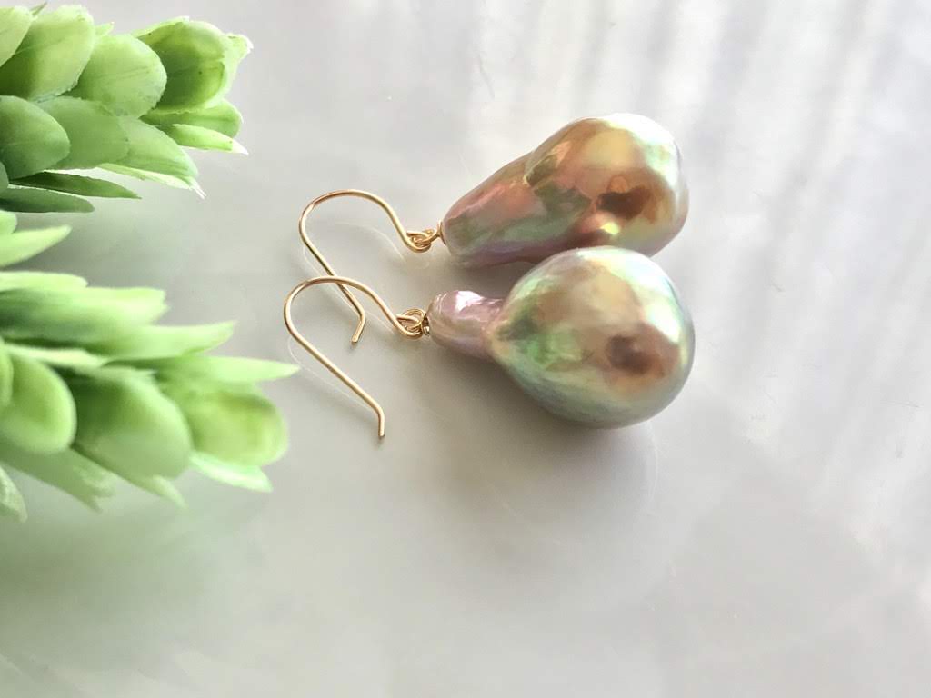 K18/Pt900 エジソンパール しずくバロック フレンチフックピアス iridescent colorの画像3