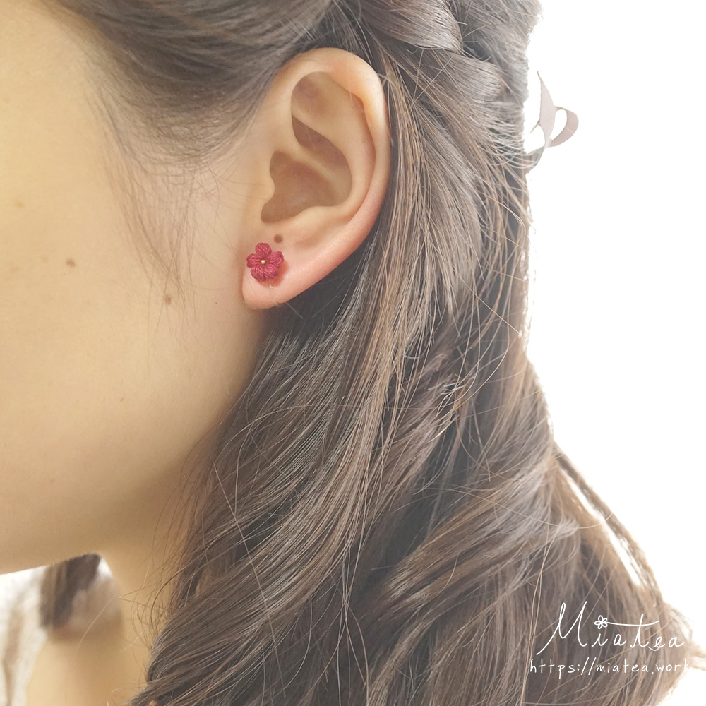 一粒花＊＃04-サニー＊刺繍糸のお花のピアス・イヤリングの画像2
