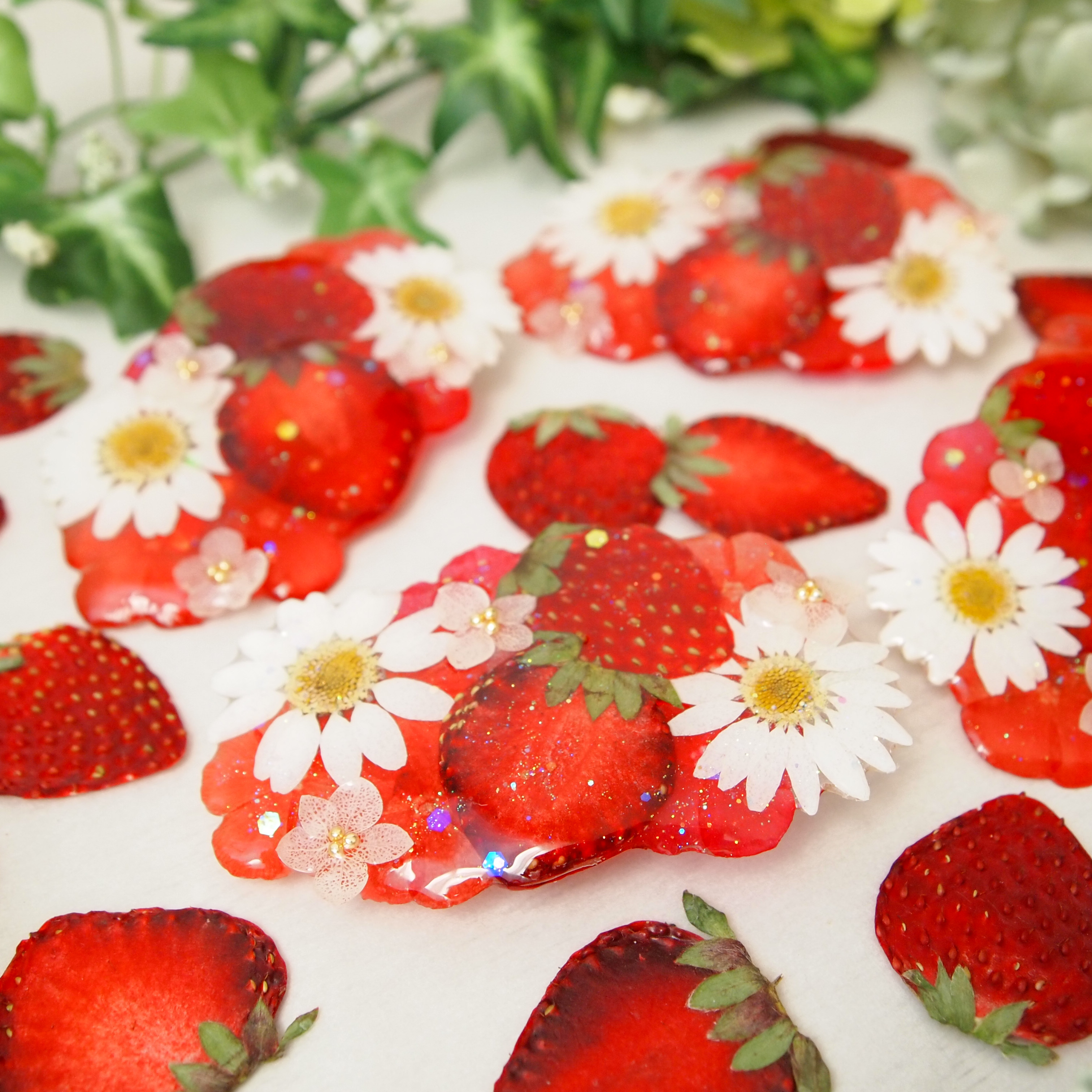 赤×いちご🍓ヘアクリップの画像4