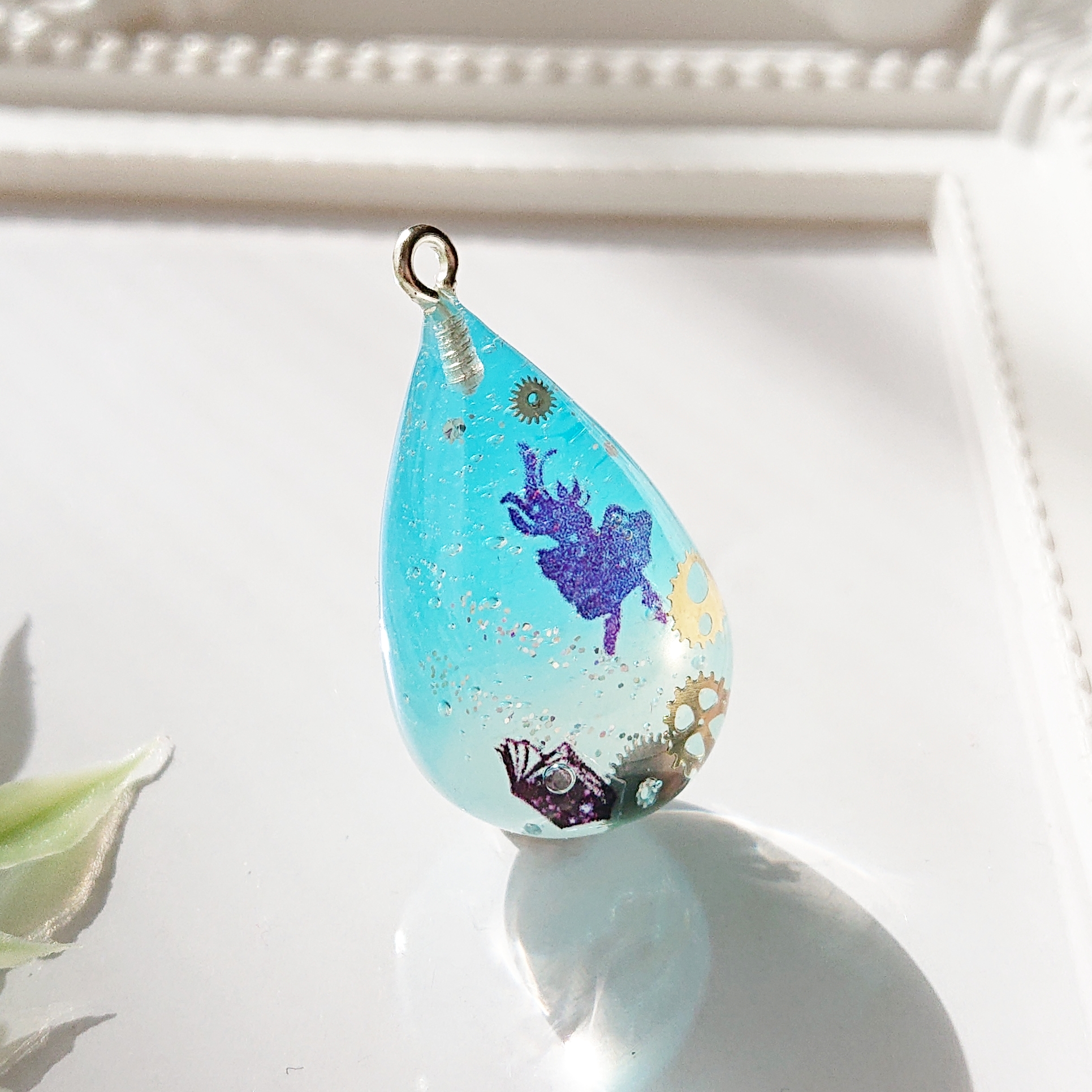 ワンダーランド❇️アリス*・°雫型レジンネックレス | FANTIST