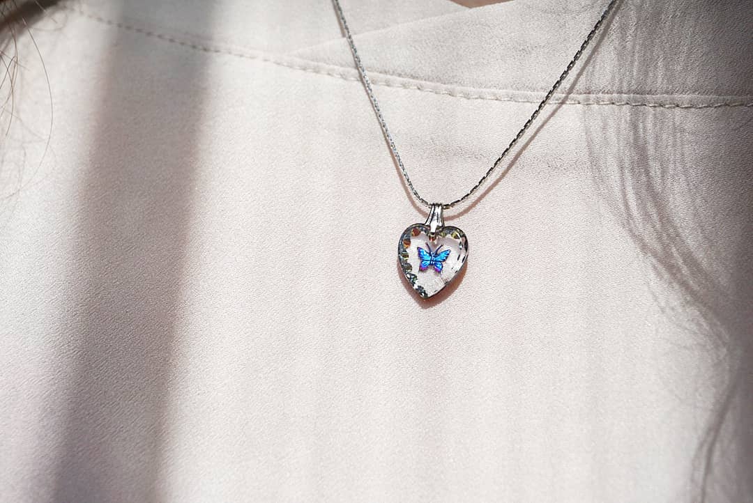 ドイツ製ガラスネックレス(ハート)蝶々の画像5