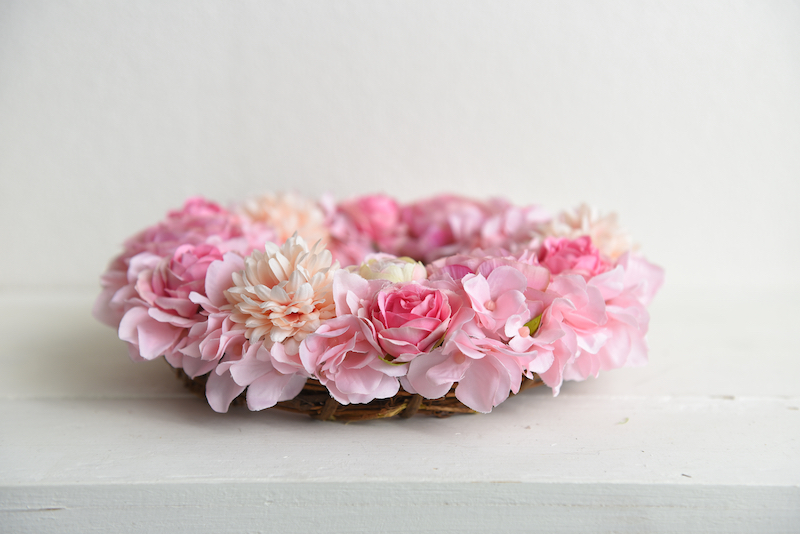 ふんわりピンクのローズ＆マム リースキットの画像3