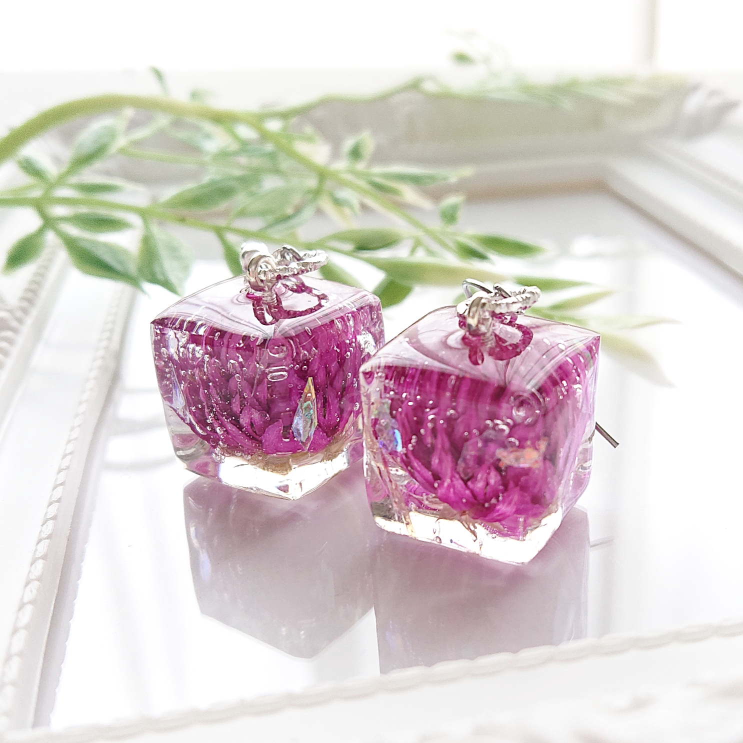 フリージングフラワー。.*・°キューブ型レジンピアス・イヤリングの画像5