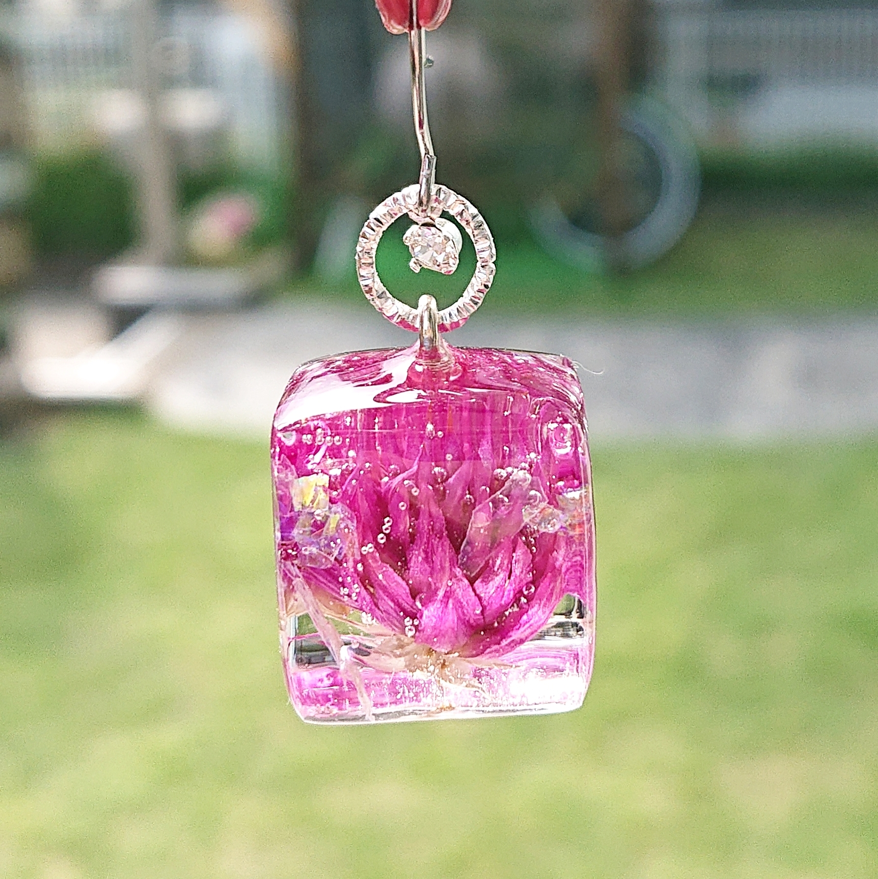 フリージングフラワー。.*・°キューブ型レジンピアス・イヤリングの画像6