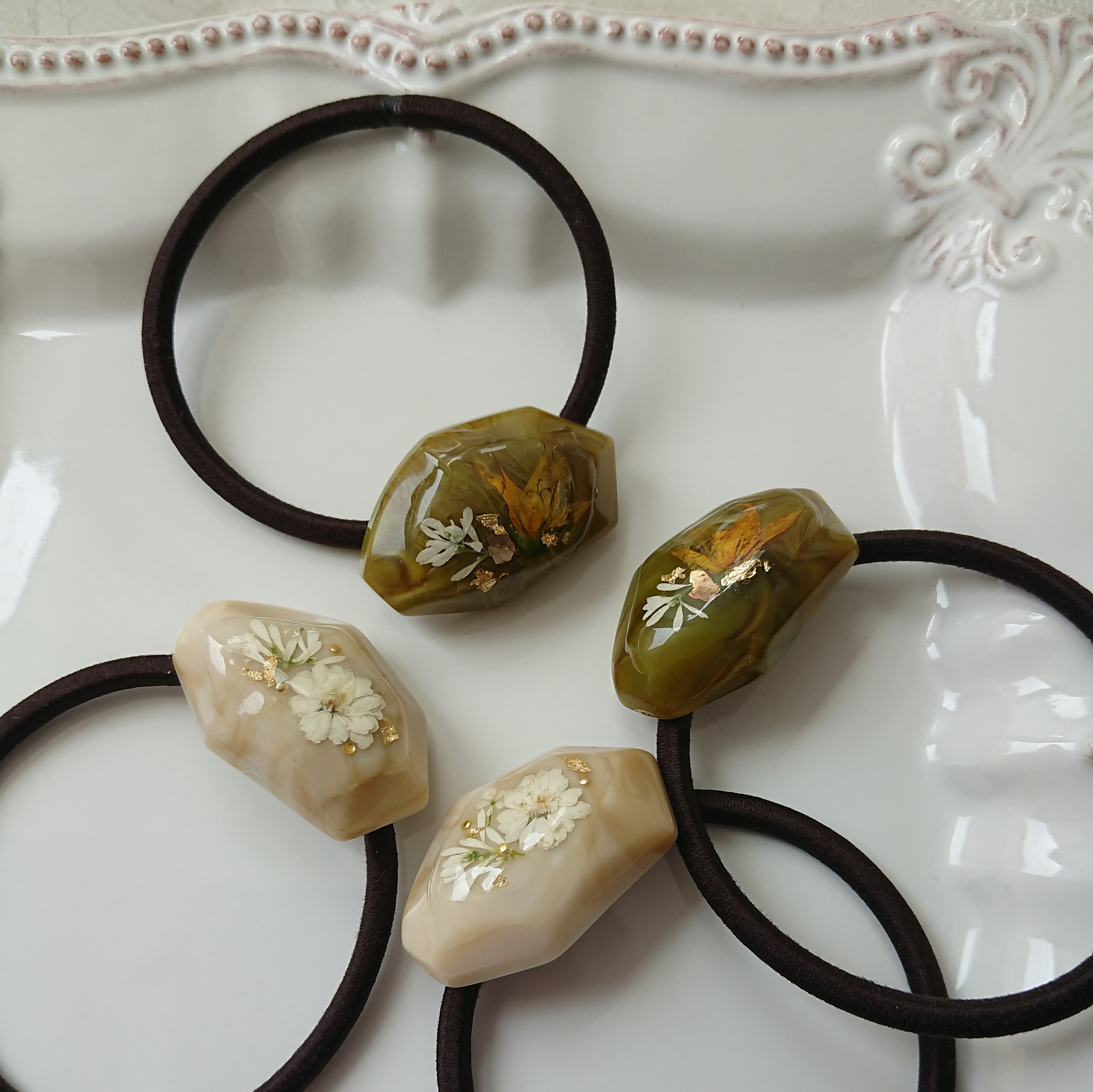 ヘアゴム❁フラワー鉱石 カーキ色の画像2