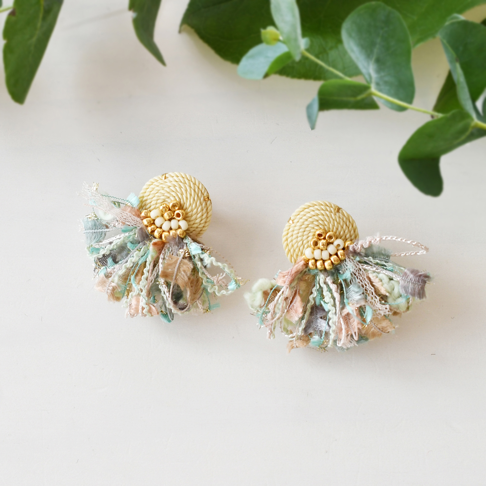 コードモチーフタッセルピアス・イヤリング/ピンク、クリームの画像2