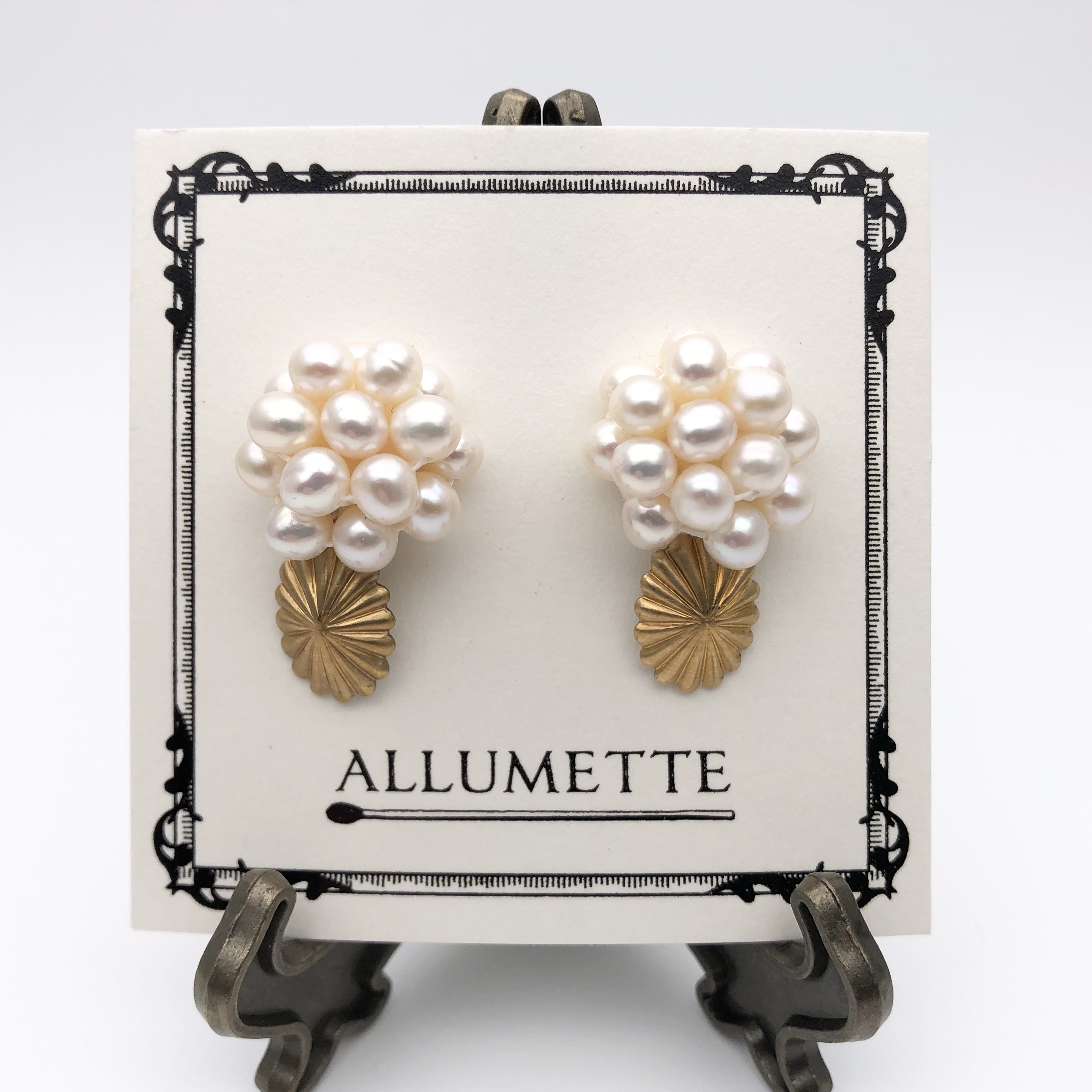 Pearl and brass chrysanthemum Pierced Earrings / Ear Clipsの画像3