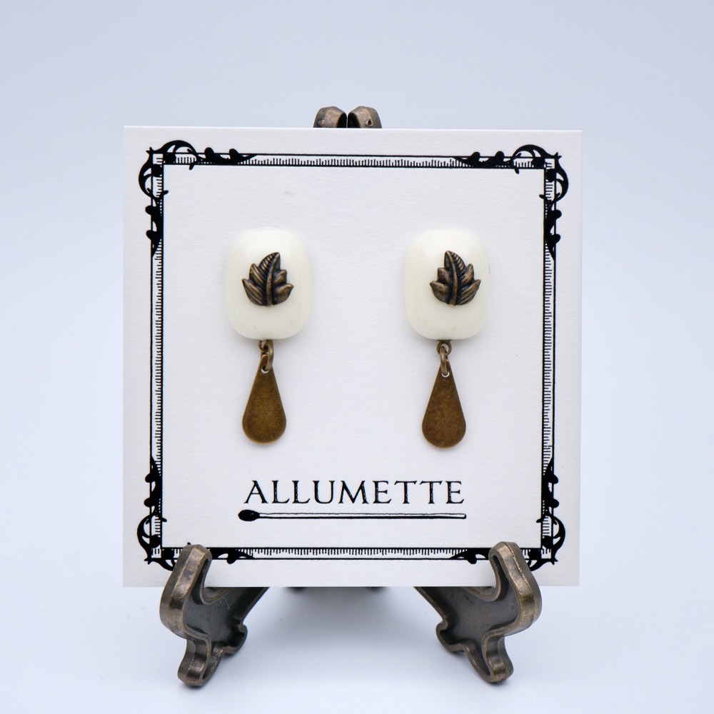 Leaf Pierced Earrings / Ear Clips (ivory)の画像3