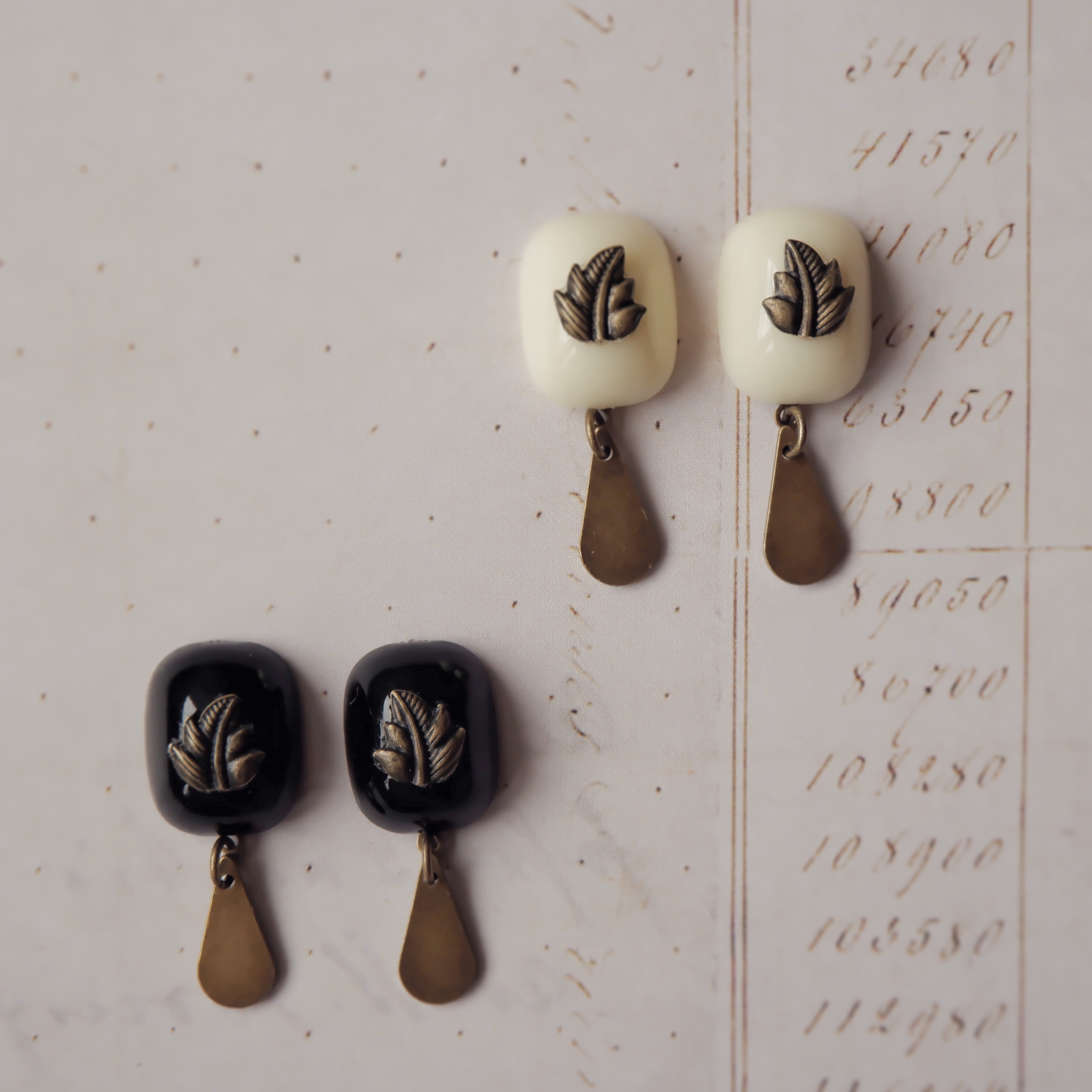 Leaf Pierced Earrings / Ear Clips (black)の画像7