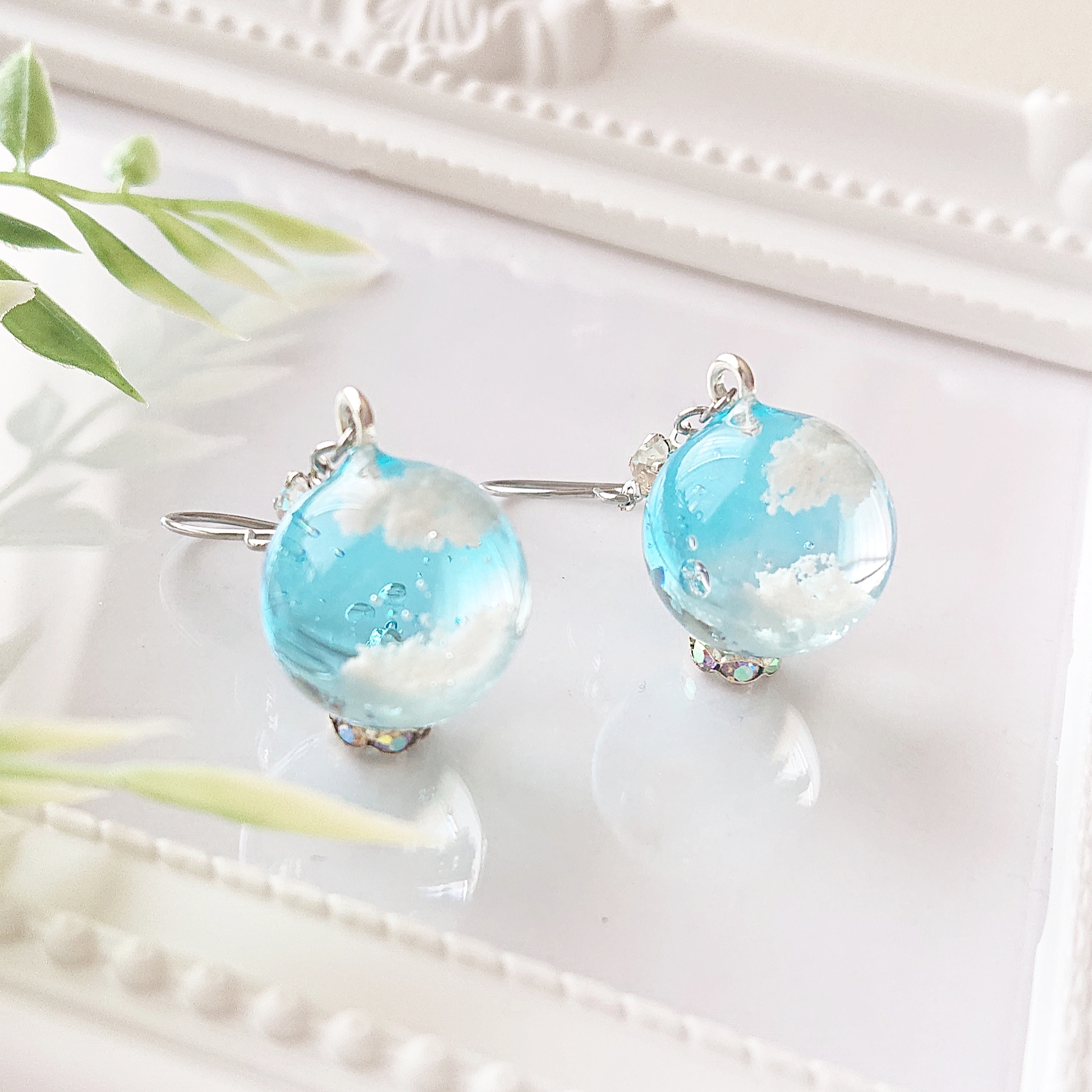 空の玉。*・ <スカイブルー> 球体レジンピアス・イヤリングの画像2