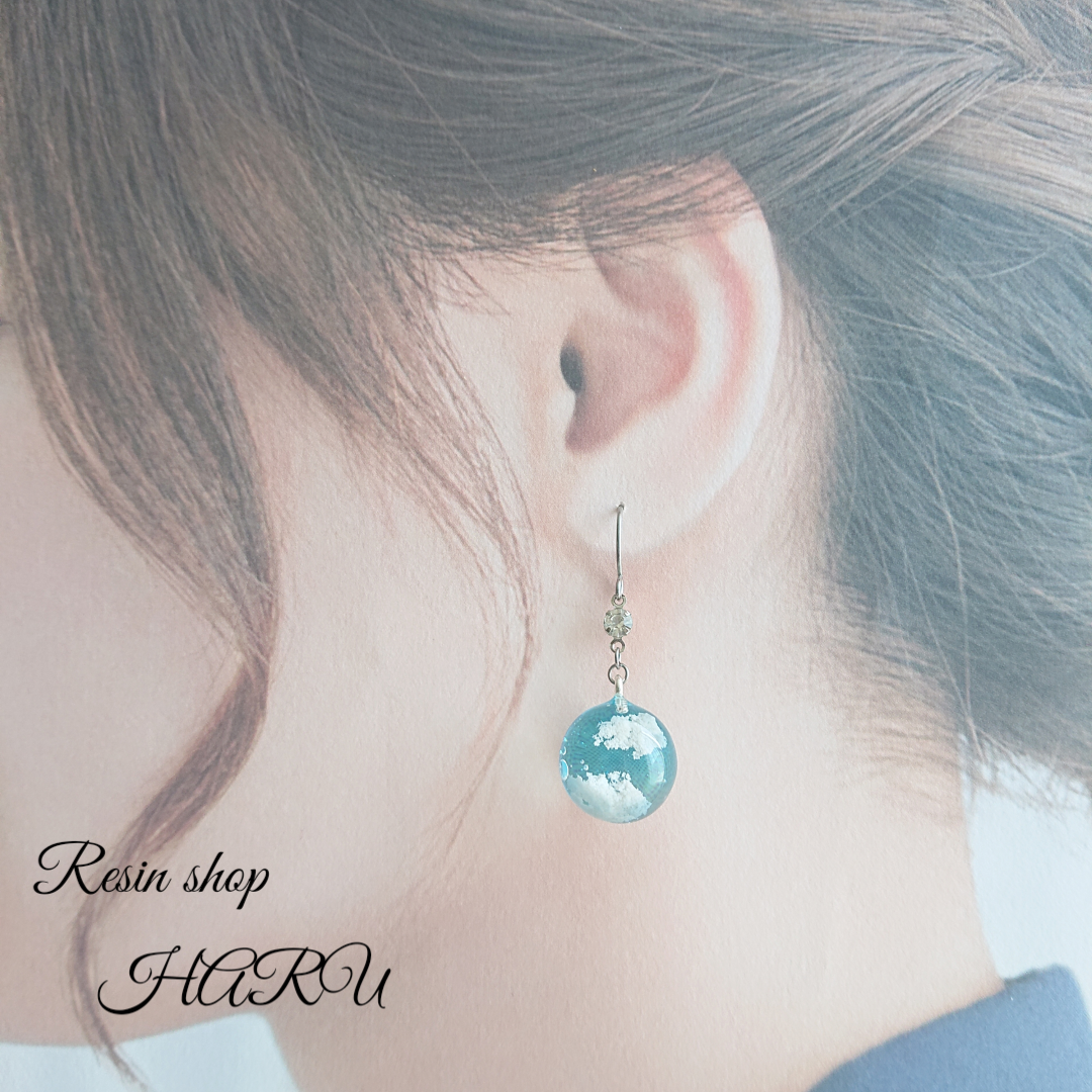 空の玉。*・ <スカイブルー> 球体レジンピアス・イヤリングの画像5