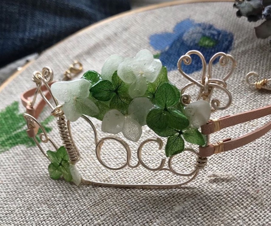 紫陽花・髪飾り風マスクフックアクセサリー（フリーワイヤー英文字入り）５文字までの画像4