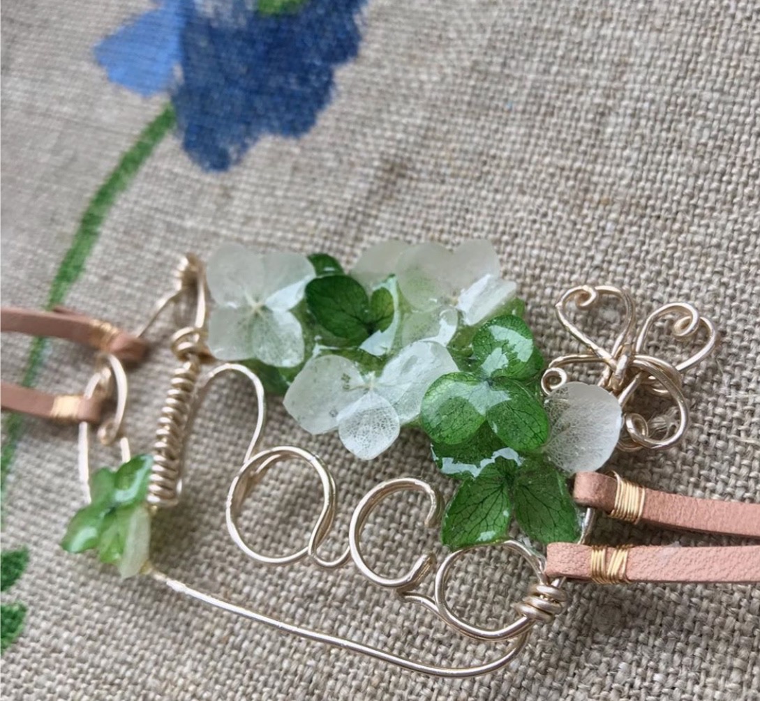 紫陽花・髪飾り風マスクフックアクセサリー（フリーワイヤー英文字入り）５文字までの画像5