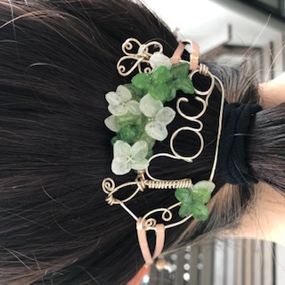 紫陽花・髪飾り風マスクフックアクセサリー（フリーワイヤー英文字入り）５文字までの画像2