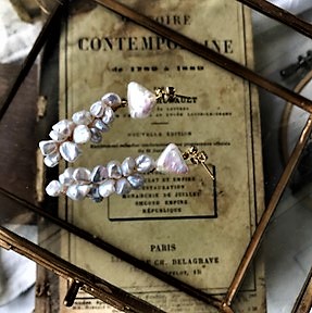 希少　淡水パールトライアングルピアス　or　イヤリングの画像2