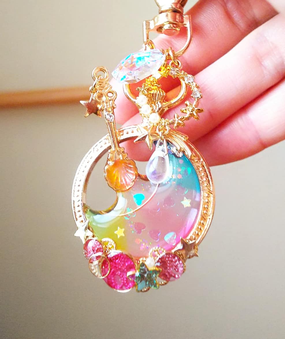 レインボーカラーの三日月キーホルダーの画像3