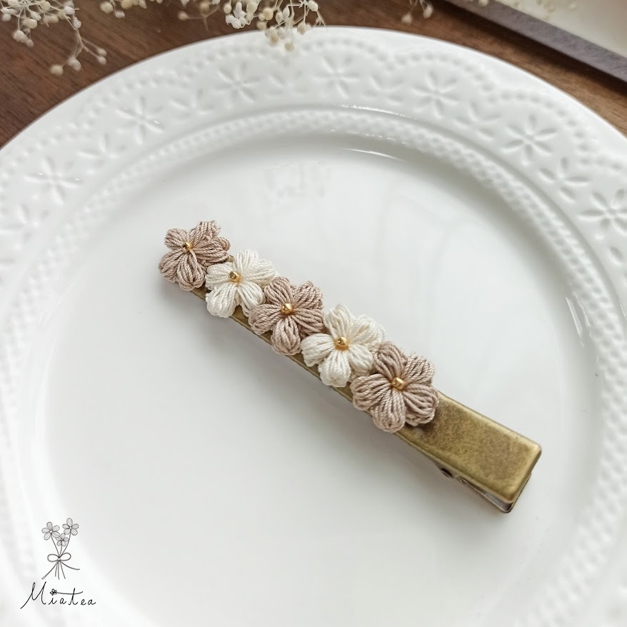 お花のヘアクリップ“ラテ”の画像2