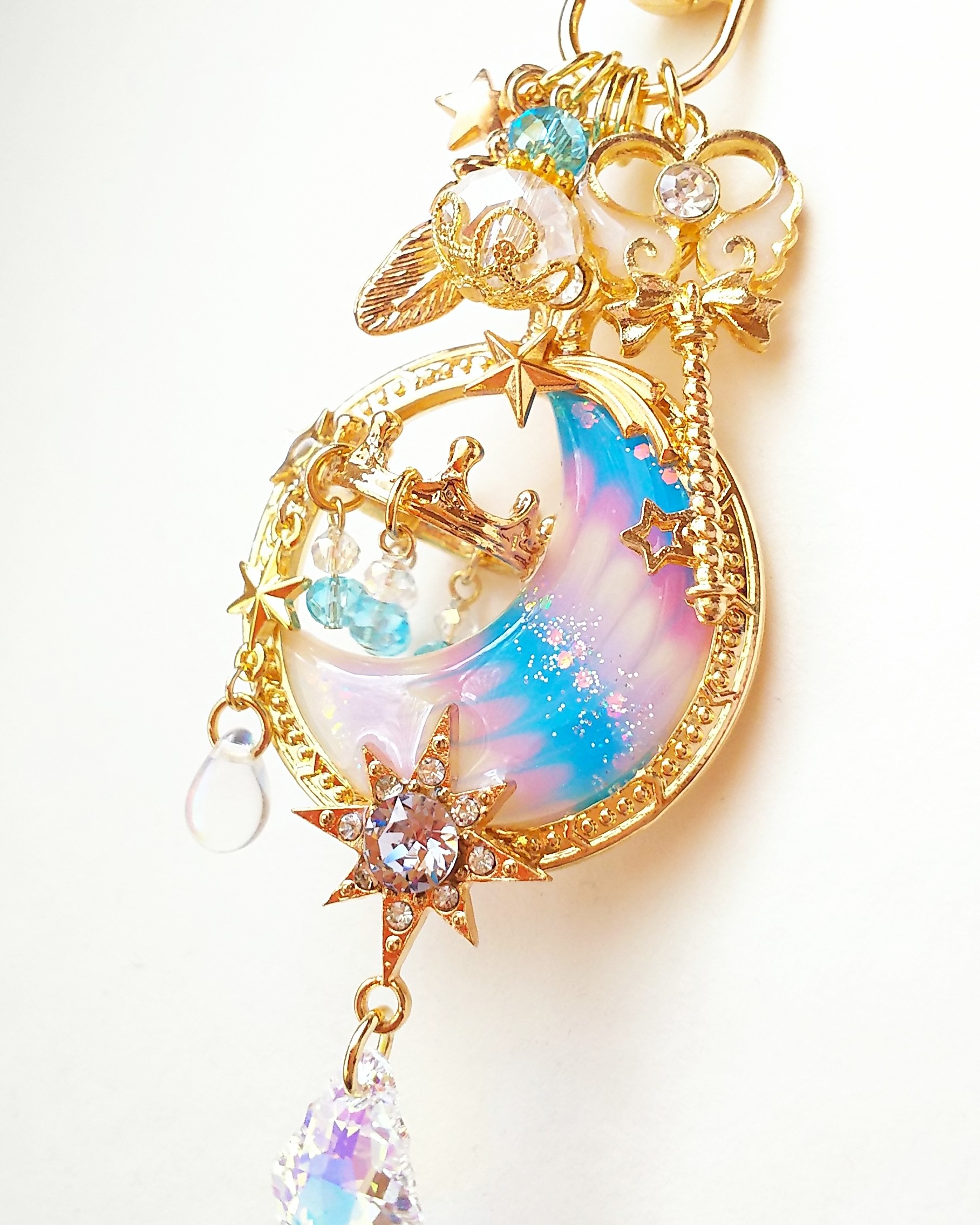 ピーコック模様の三日月立体シャンデリアキーホルダーの画像2