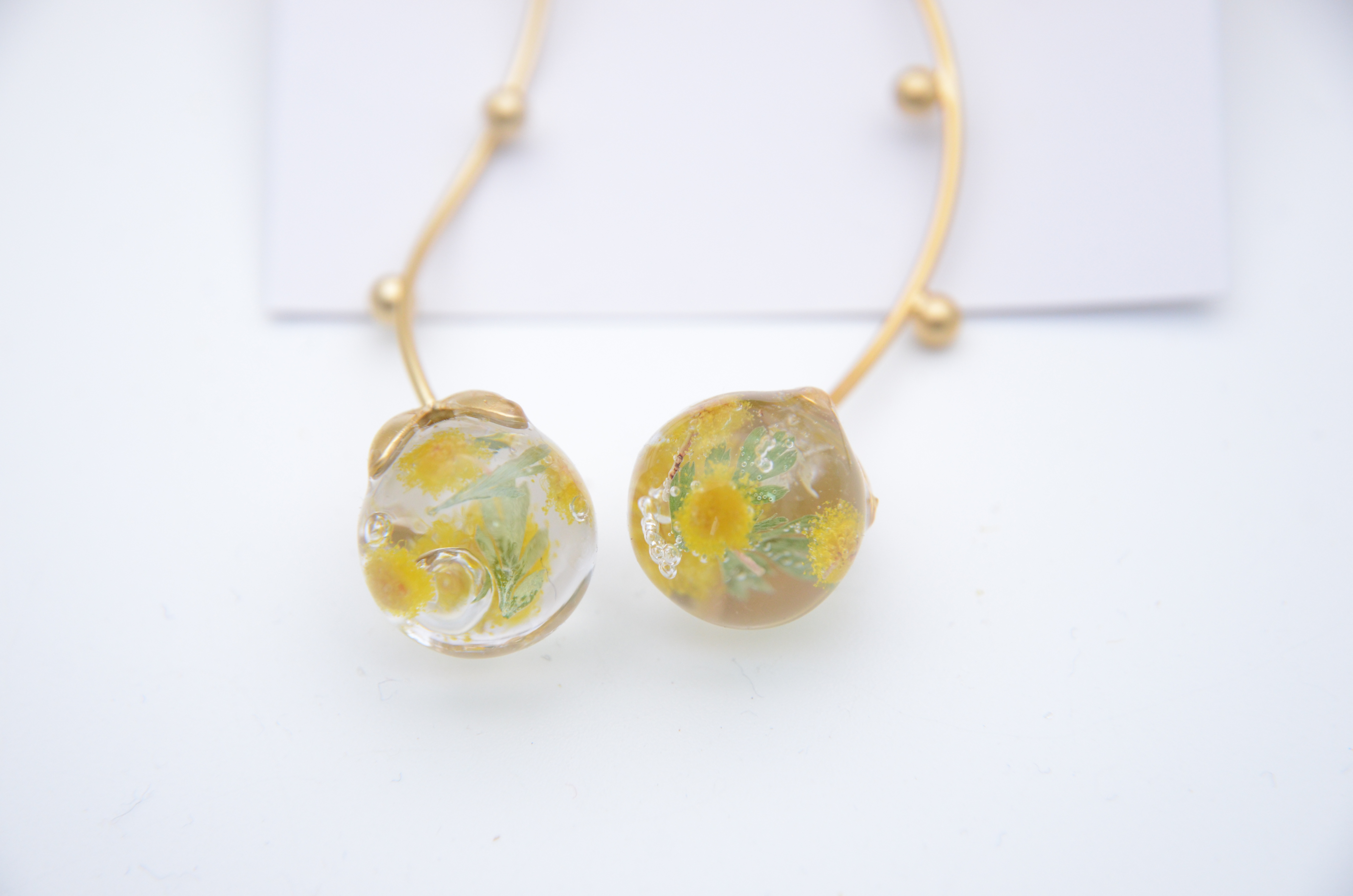 ミモザの花玉ピアスの画像2