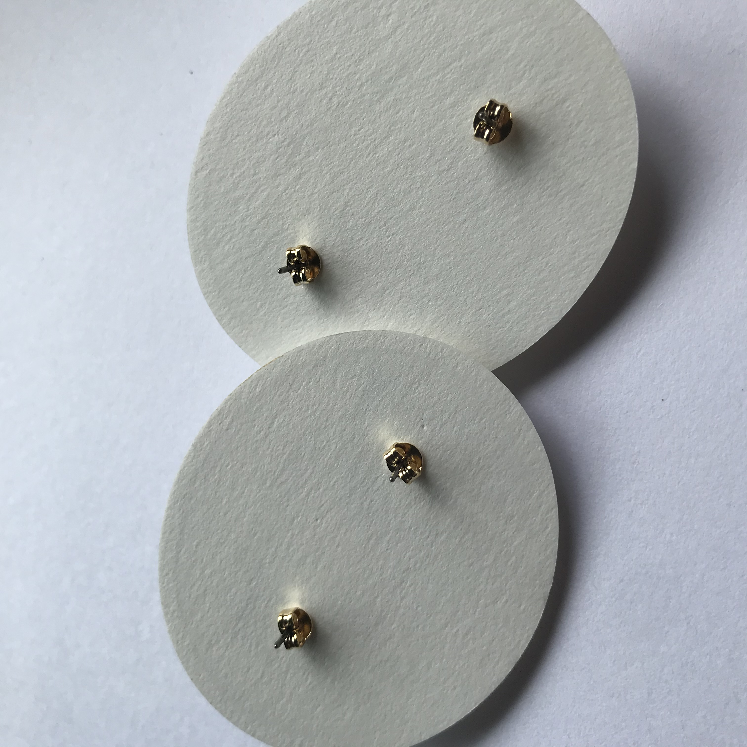 フラワーアレンジメント　キャットピアス(オッドアイ白猫)  の画像3