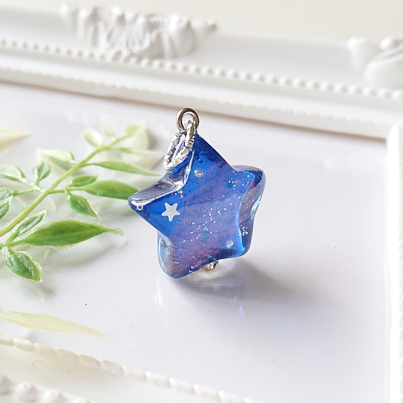 はくとん　　佐竹ガラスの星空ネックレス　レジンネックレス　ハンドメイド 星の宇宙∗*ﾟ星型レジンネックレス | FANTIST