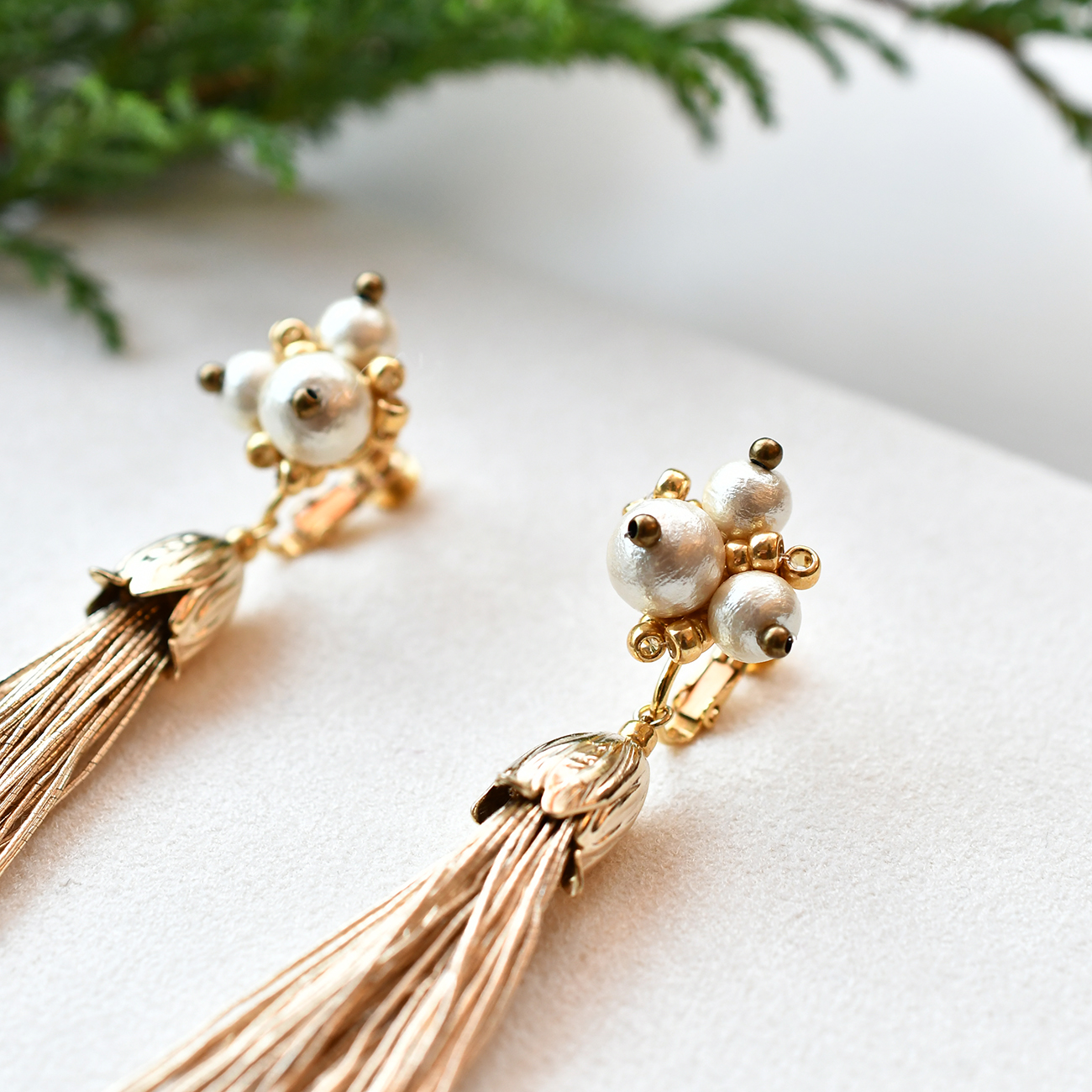 コットンパールタッセルピアス・イヤリング　木の実の画像2