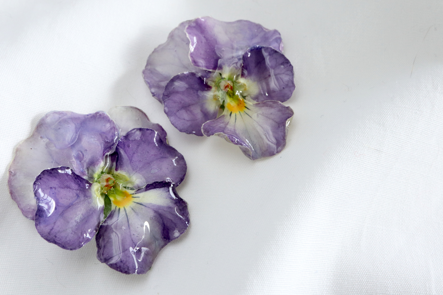 耳に纏う花～フリルビオラ～の画像2