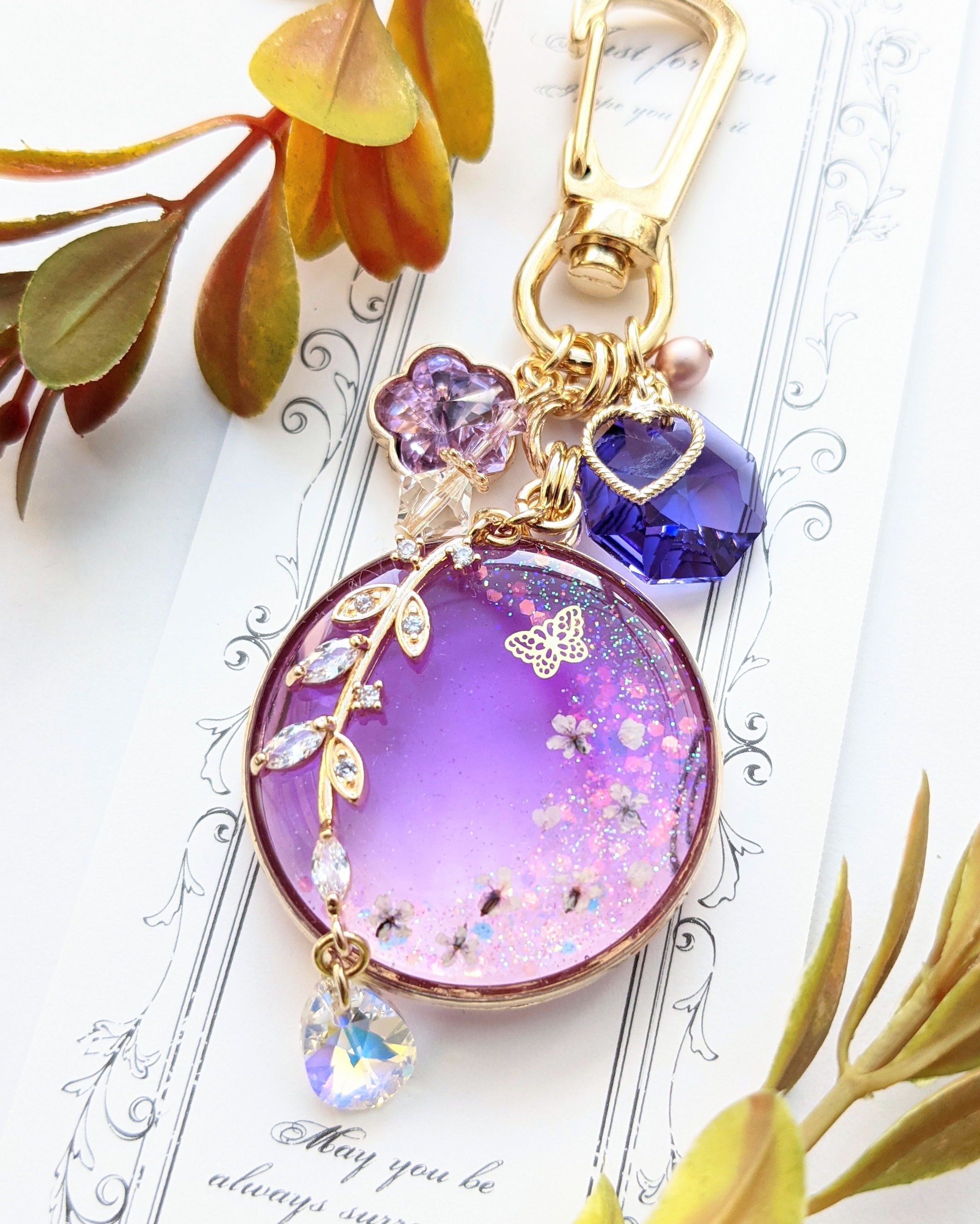 蝶と華が舞うラウンドキーホルダー.｡*♡の画像2