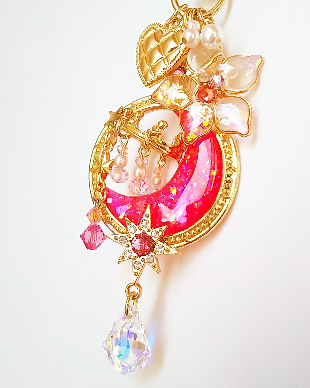 O様専用ページ♡ピンクフラワーの三日月立体シャンデリアキーホルダーの画像3