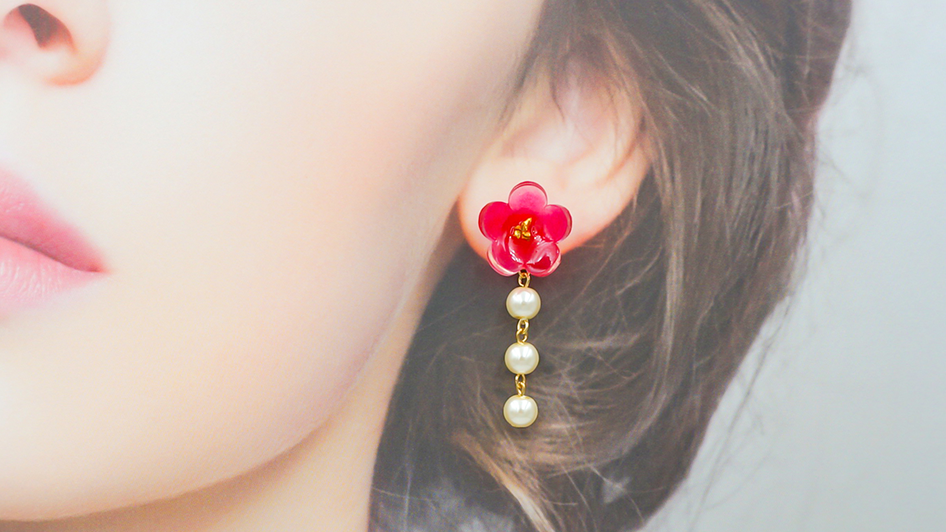 小さなお花と揺れる3連パール𓂃𓈒𓏸ピアス･イヤリングの画像2