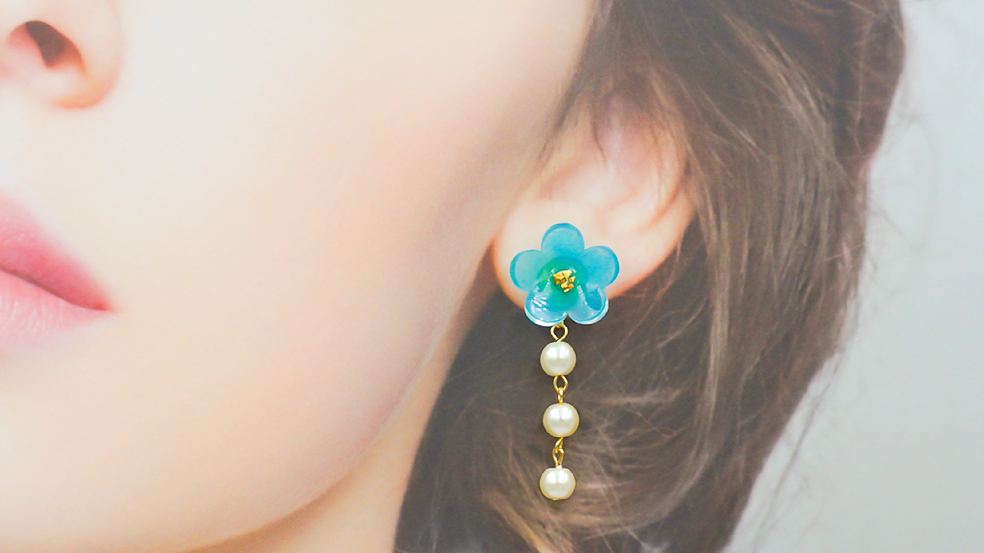 小さなお花と揺れる3連パール𓂃𓈒𓏸ピアス･イヤリングの画像4