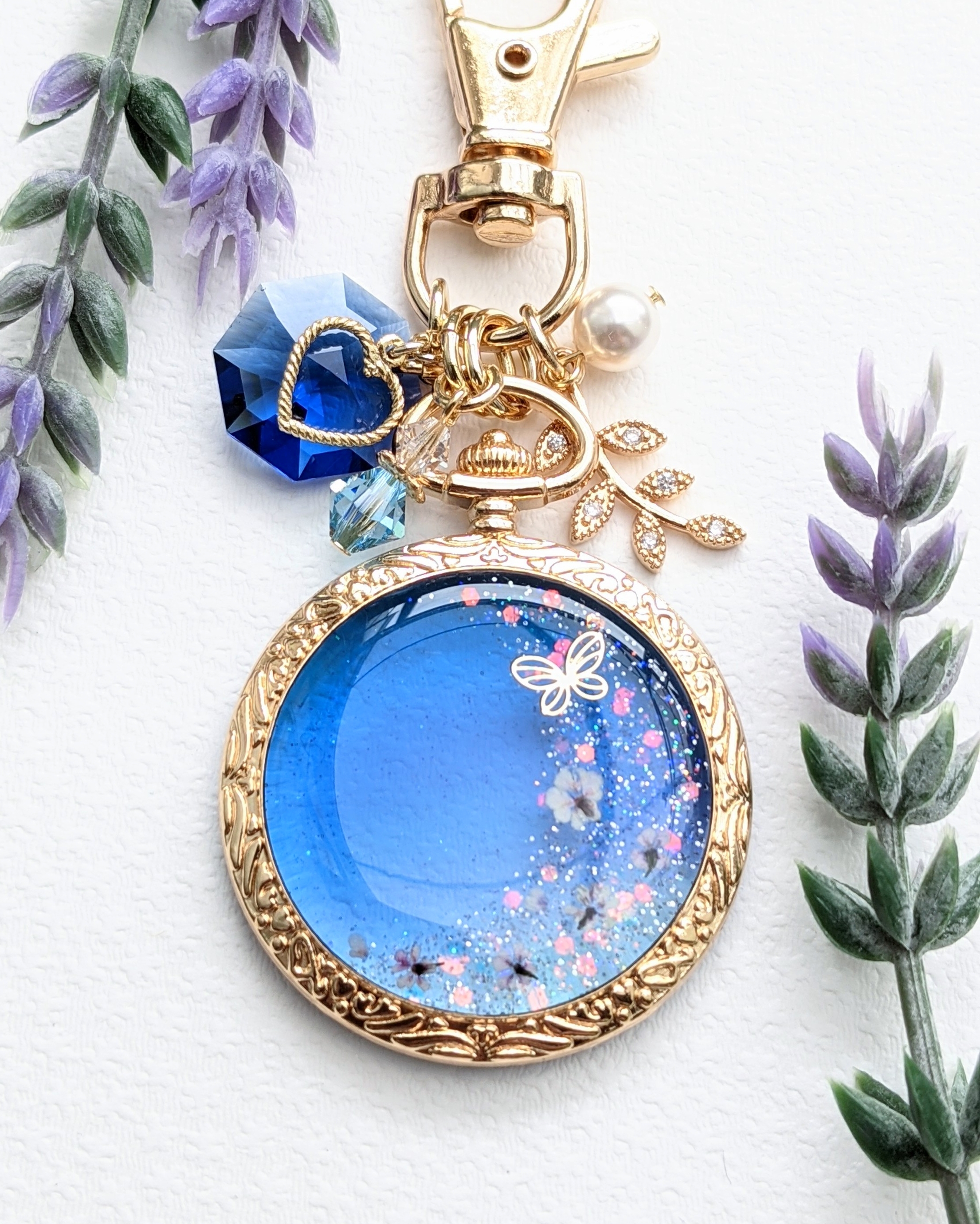 蝶が舞うラウンドキーホルダー.｡*🦋の画像2