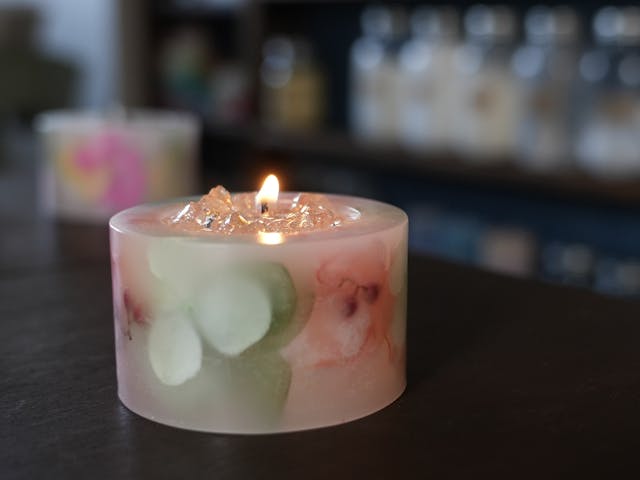 灯して癒される
「ジェルボタニカルキャンドル」