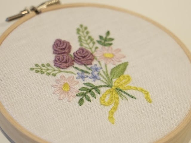 最後は「花束の刺繍飾り」にチャレンジ！