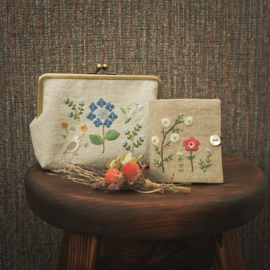 草花刺繍のニードルブック・がま口ポーチ講座を受講したtibi.inuさんの作品