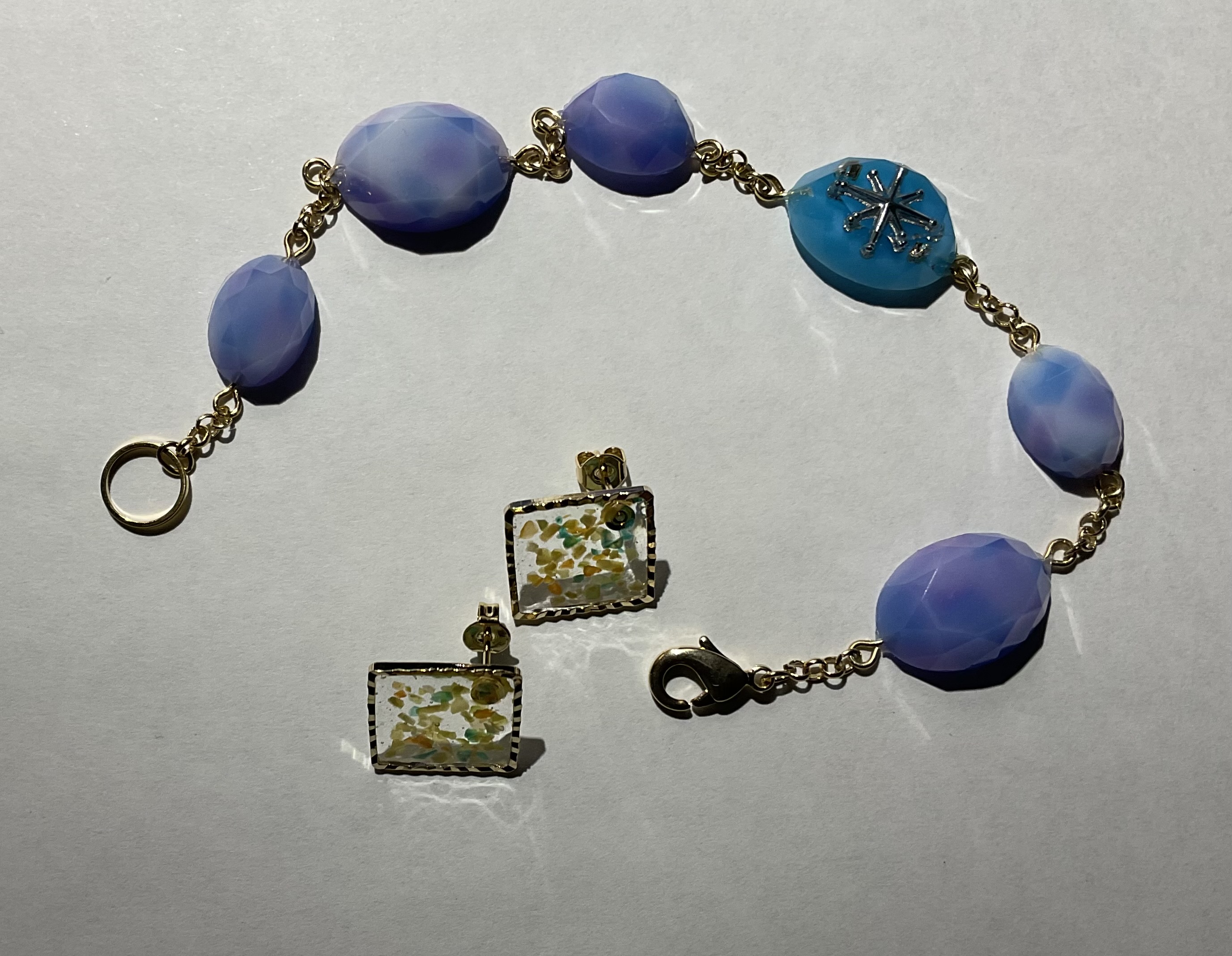  UVレジンアクセサリー初級コースを受講したE.Mさんの作品