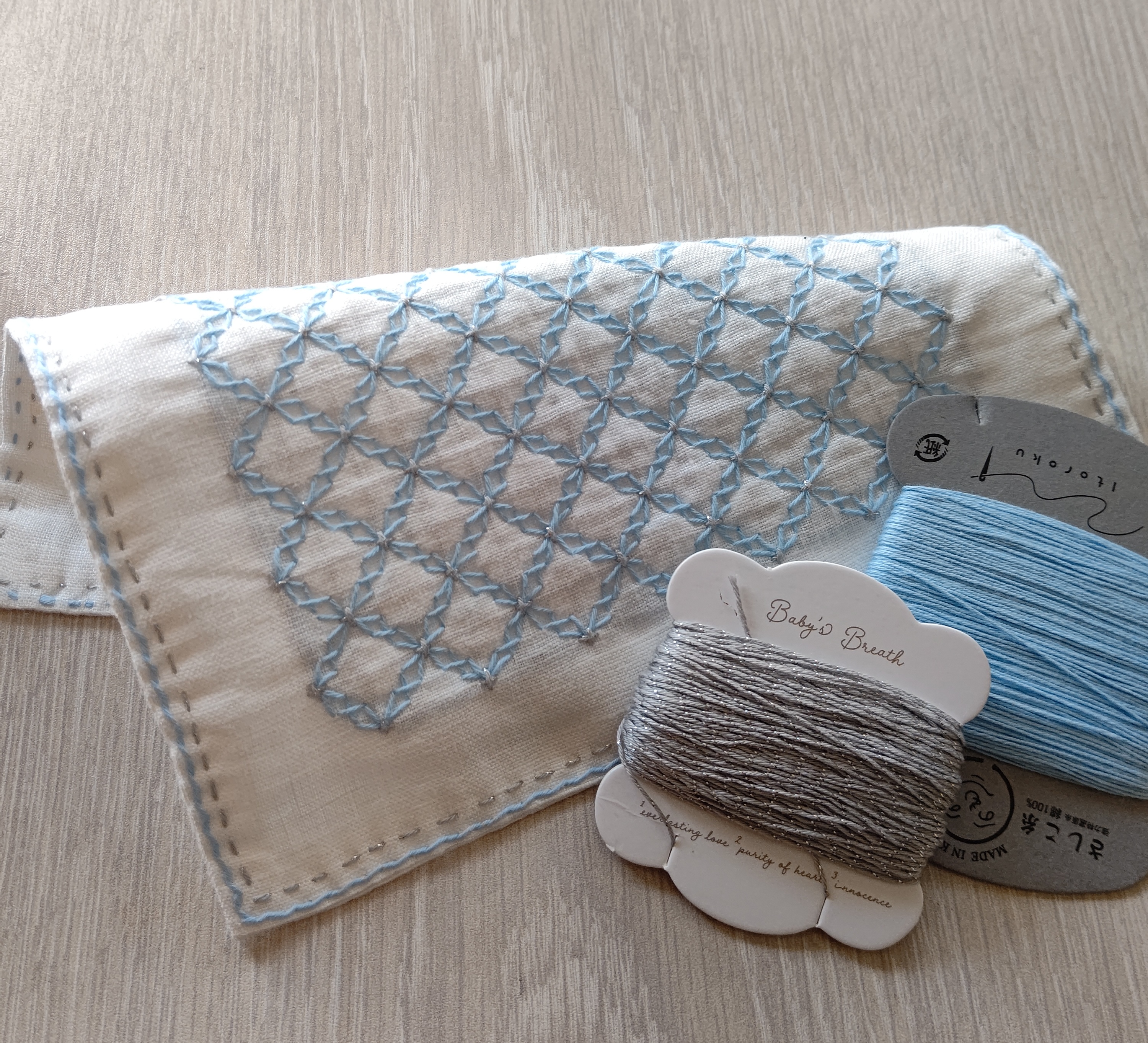 刺し子で作る リネンハンカチ講座 vol.1（十字花刺しアレンジ）を受講したMi- Rinさんの作品