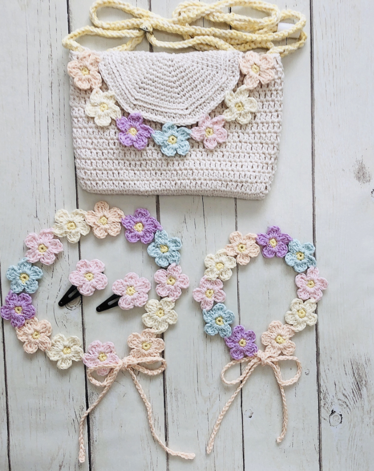 かぎ針編みの基本から学べる！キッズ小物製作講座 ~花かんむり・お花ポシェット~を受講したふわりんさんの作品