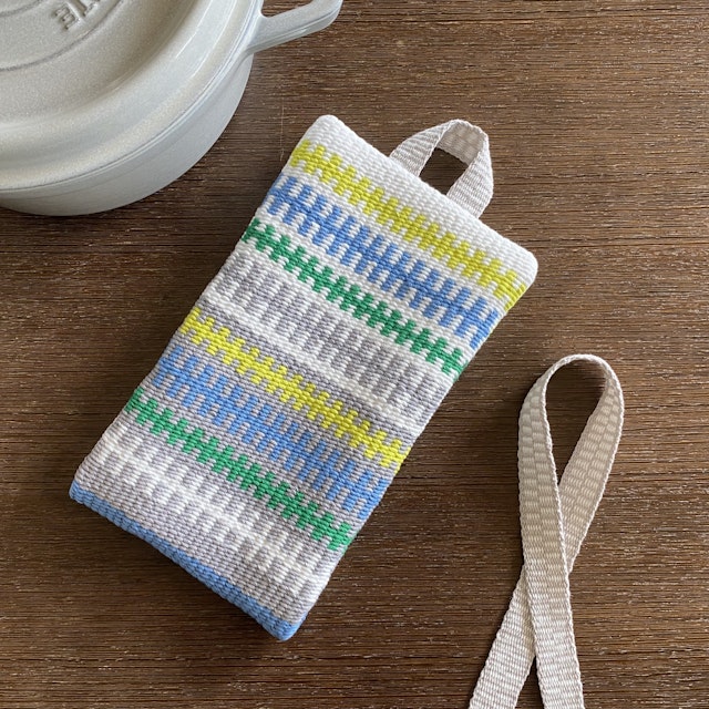 普段使いの布を織る、初めての手織りレッスンを受講したnaoさんの作品