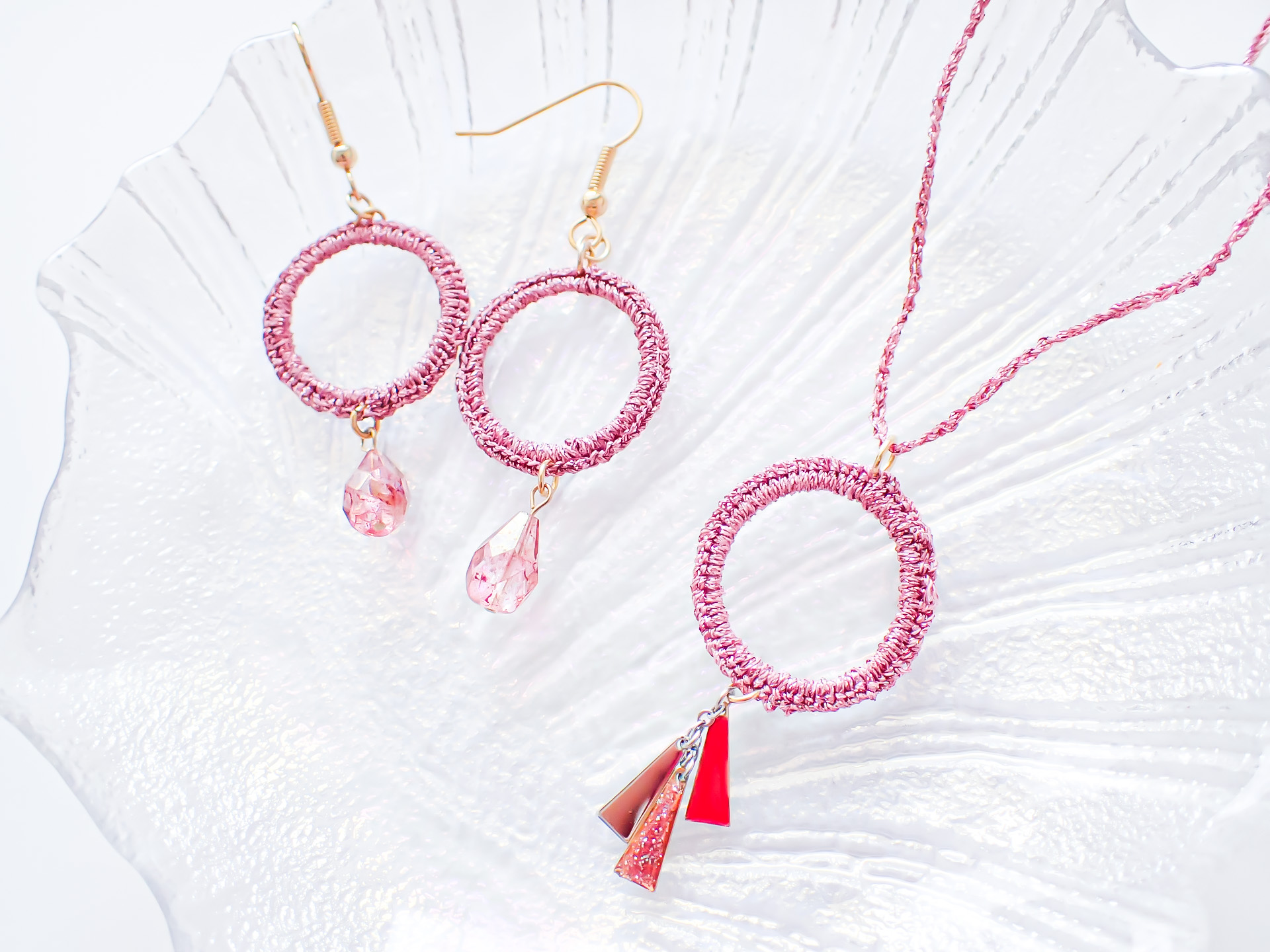 クロッシェリングのネックレス