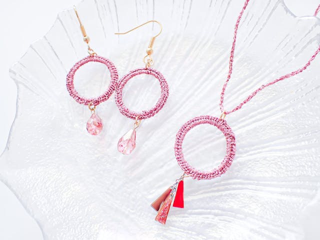 クロッシェリングのネックレス