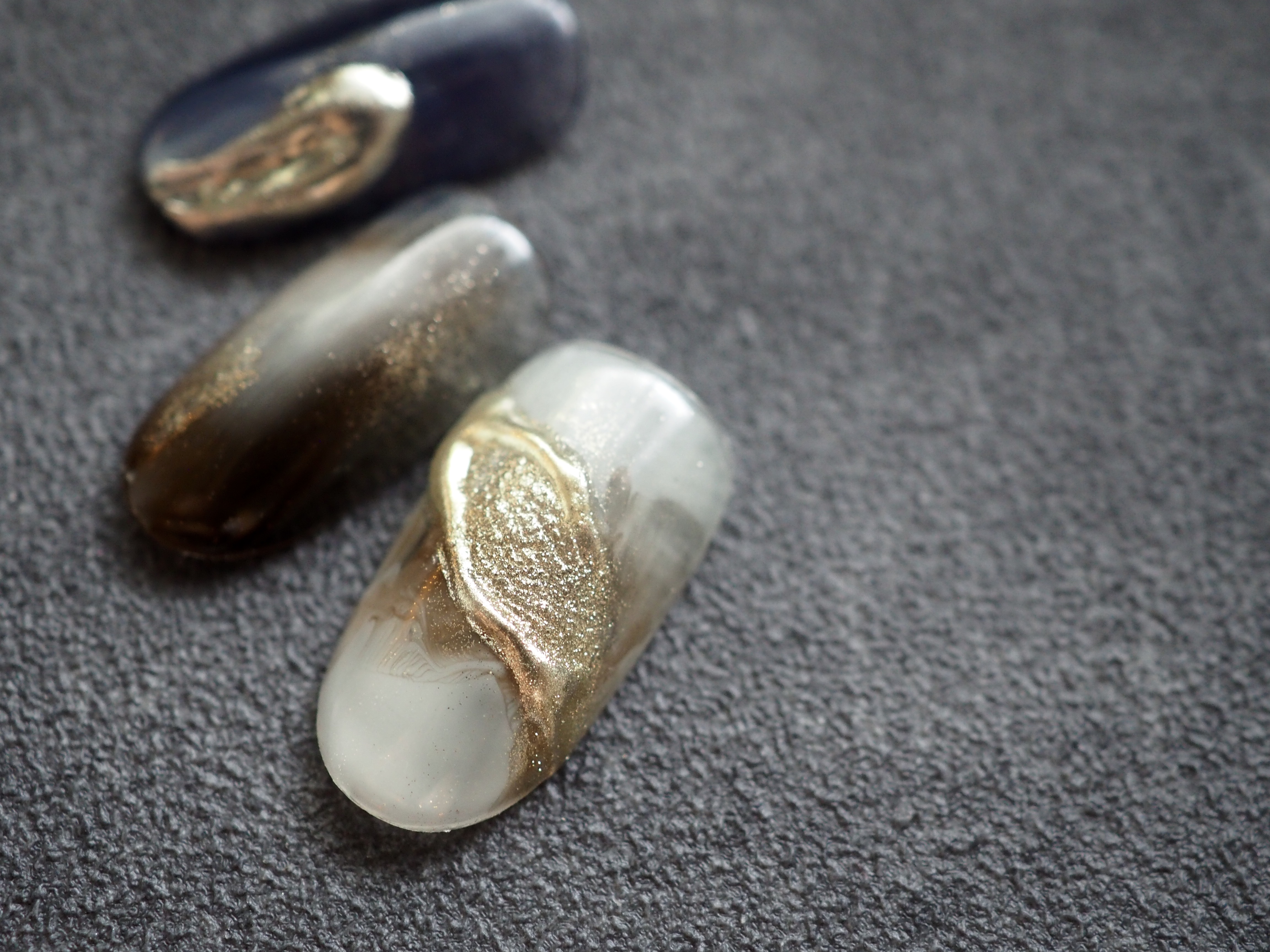 -Unevennessのやり方-アクセサリー感覚で楽しもう！凹凸がかわいいゴールドオブジェネイル