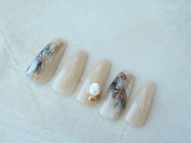 秋色ニュアンスデザイン+大きめパーツの固定方法