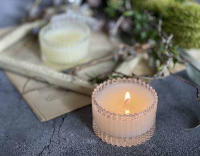 目で見る灯りの癒しと手指に潤いを与える。2つ楽しむキャンドル