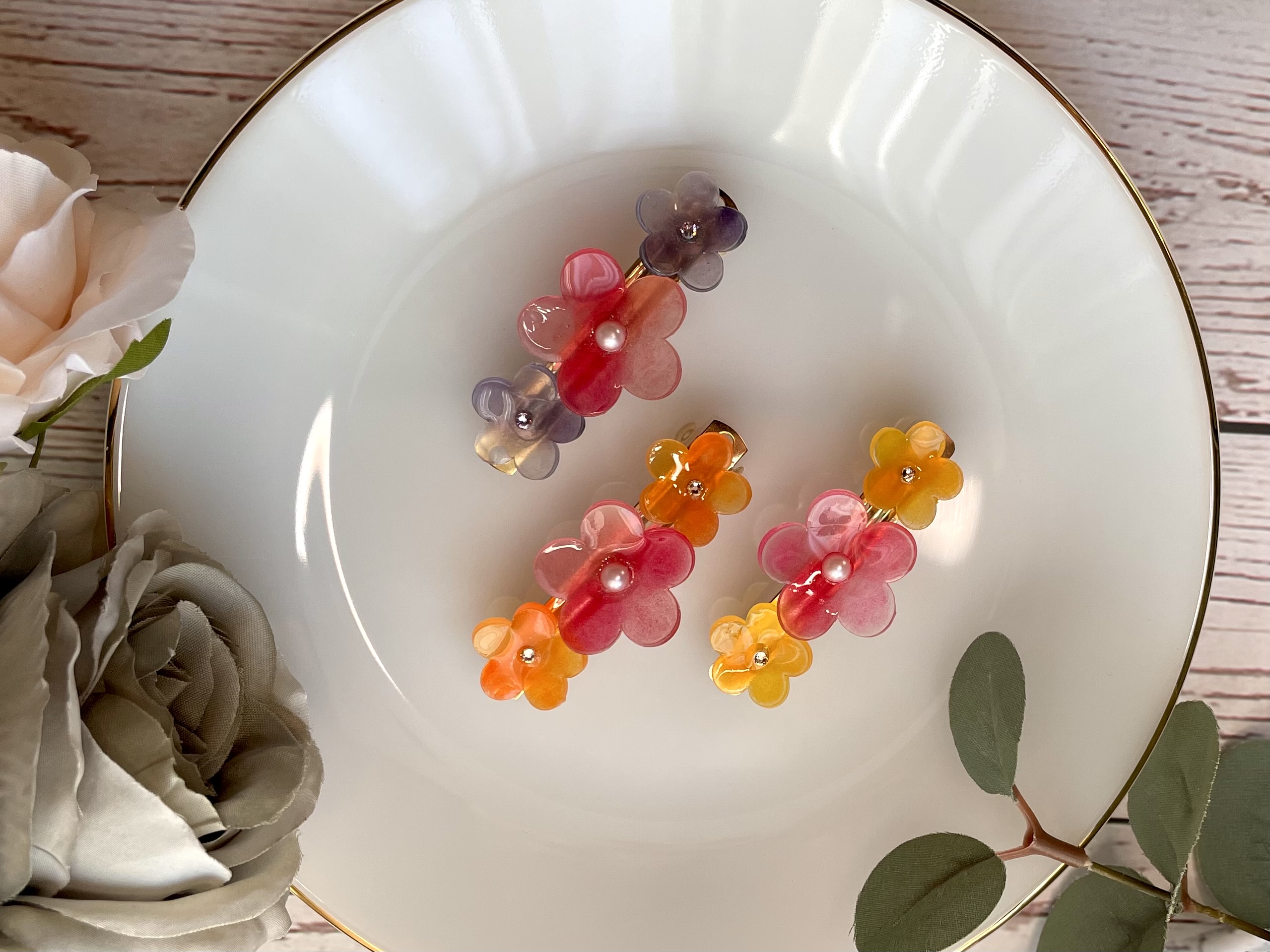 プラ板で作るお花のバレッタ𓂃◌𓈒𓐍