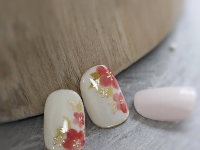 質感がポイント！【和紙のような梅の花ネイル】の作り方